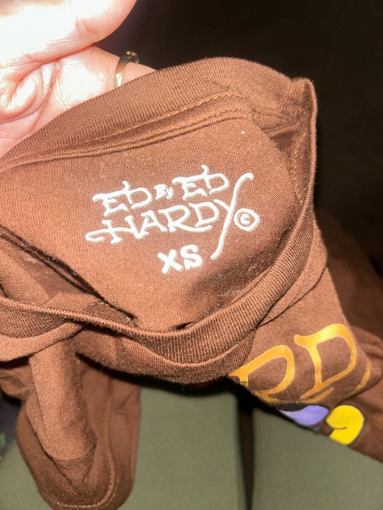 Ed Hardy Brown Tiger Heart Graphic Tee and Shorts Set - Picture 7 of 7